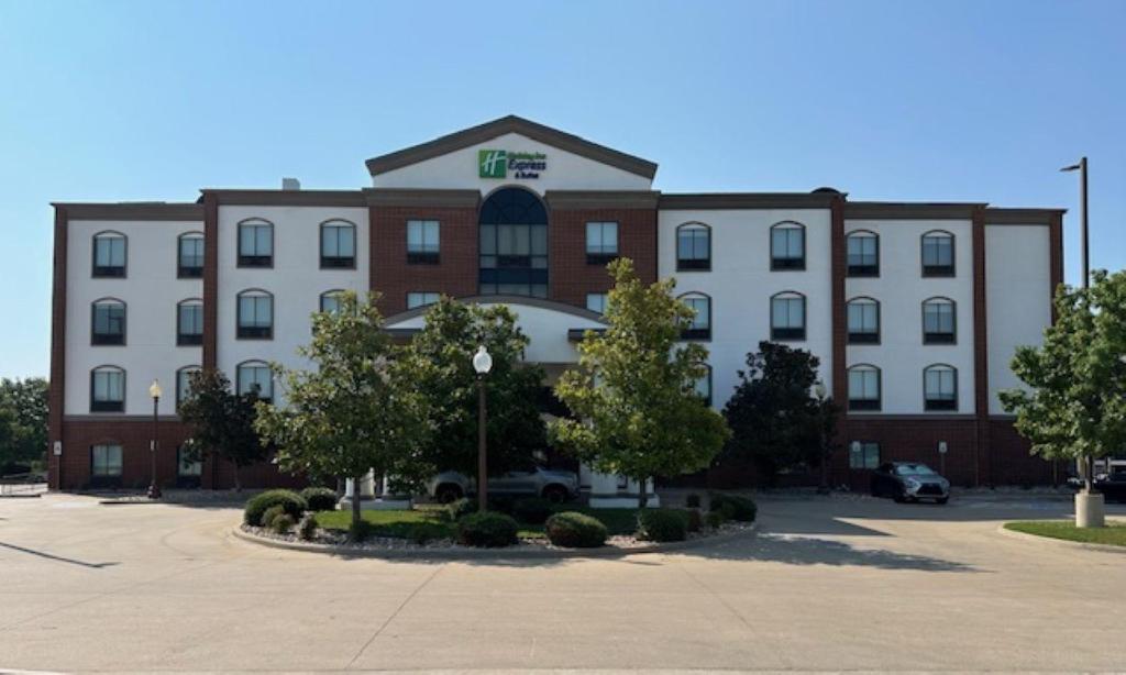 Holiday Inn Express Hotel & Suites Ennis, an IHG Hotel